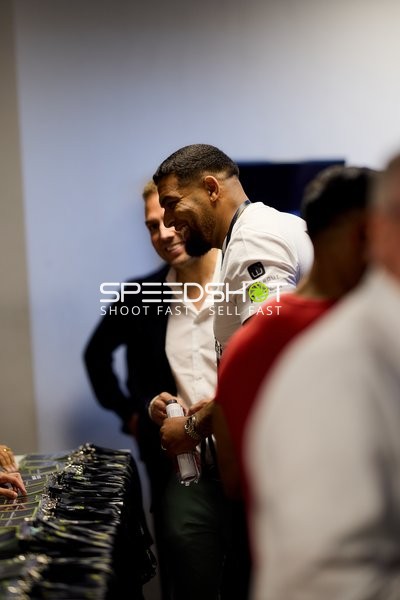 Ringside-Zone Face-Off