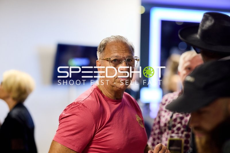 Ringside-Zone Face-Off