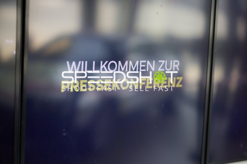 Ringside-Zone Face-Off