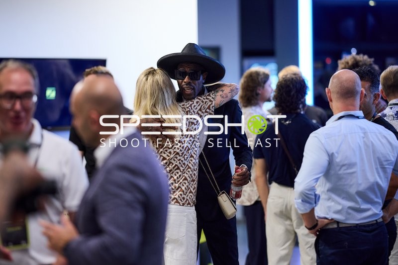 Ringside-Zone Face-Off