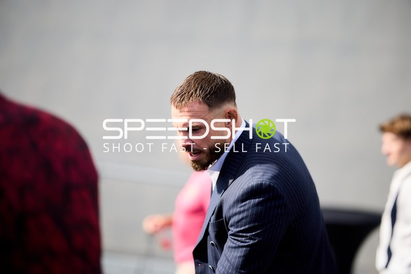 Ringside-Zone Face-Off