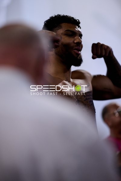 Ringside-Zone Face-Off