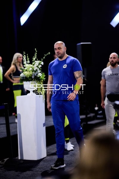 Ringside-Zone Face-Off