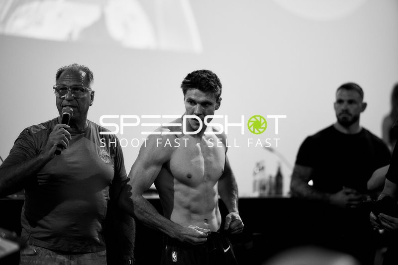 Ringside-Zone Face-Off