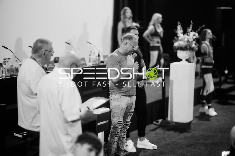 Ringside-Zone Face-Off Moderator