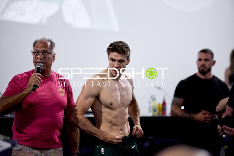 Ringside-Zone Face-Off