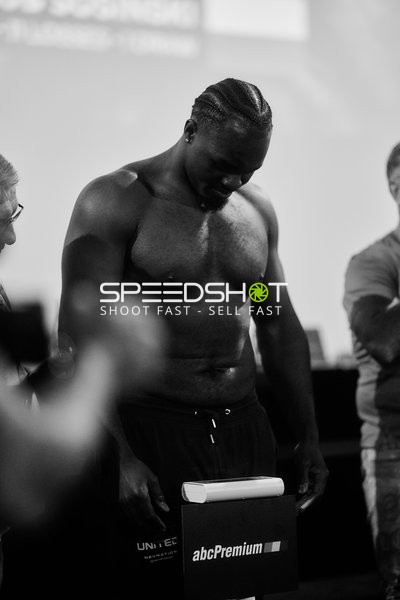 Ringside-Zone Face-Off