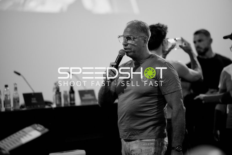 Ringside-Zone Face-Off