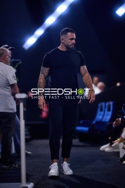 Ringside-Zone Face-Off