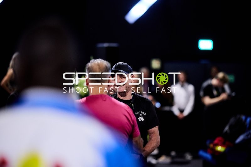 Ringside-Zone Face-Off