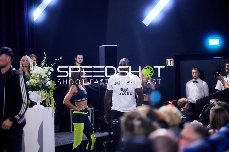 Ringside-Zone Face-Off