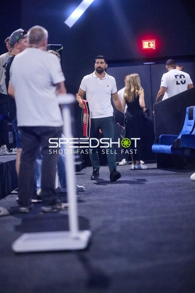 Ringside-Zone Face-Off in Heidelberg