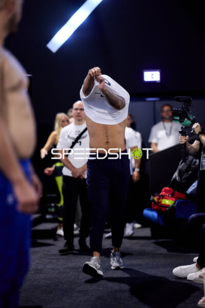 Ringside-Zone Face-Off