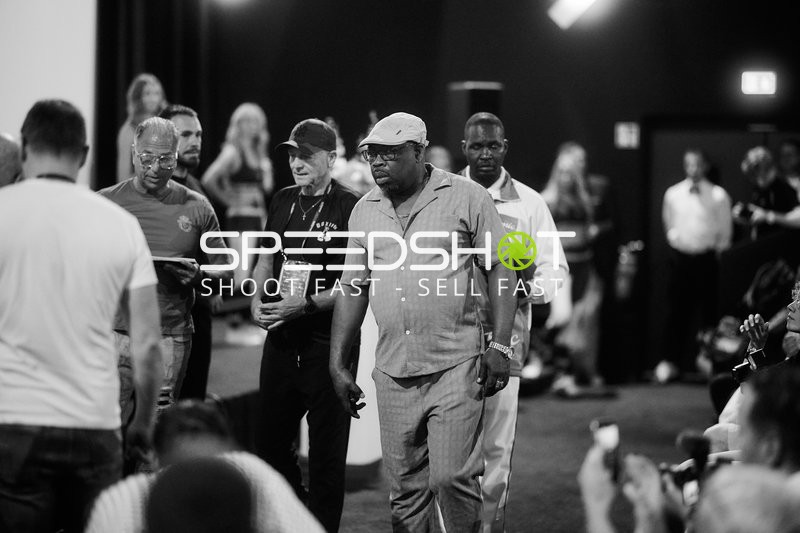 Ringside-Zone Face-Off