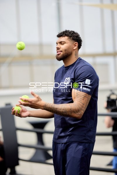 Ringside-Zone Face-Off