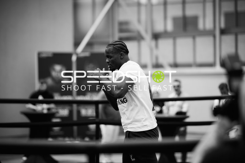 Ringside-Zone Face-Off