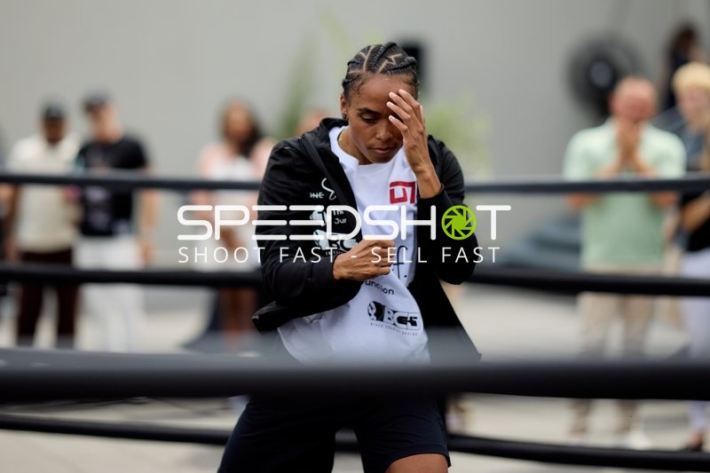 Ringside-Zone Face-Off