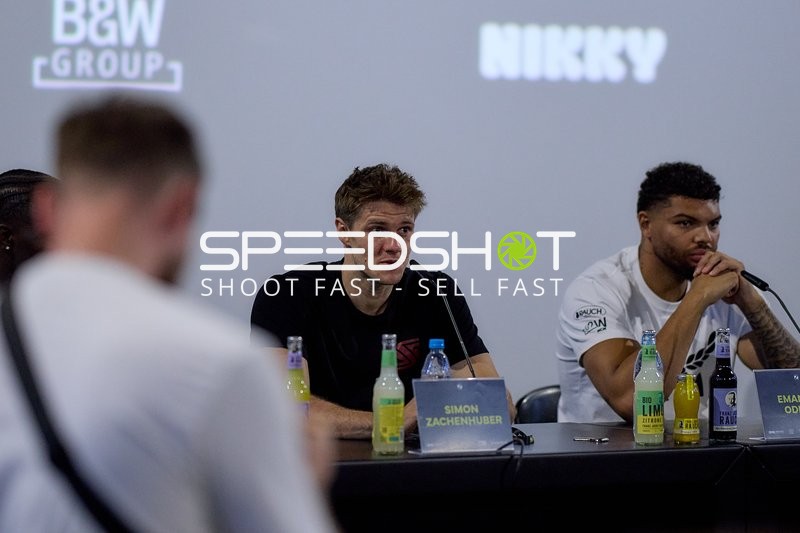 Ringside-Zone Face-Off