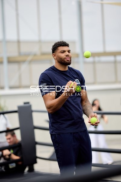 Ringside-Zone Face-Off