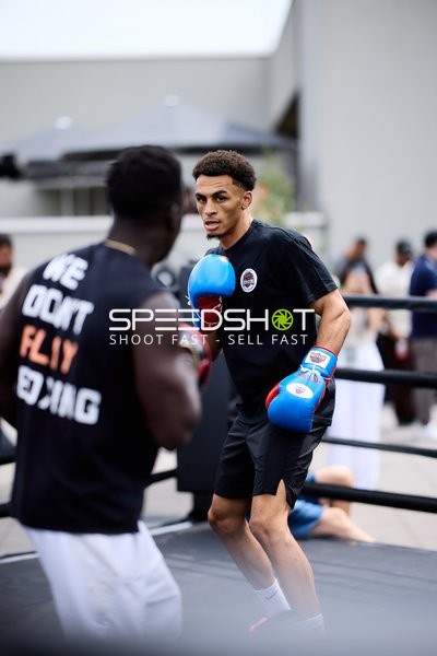 Ringside-Zone Face-Off