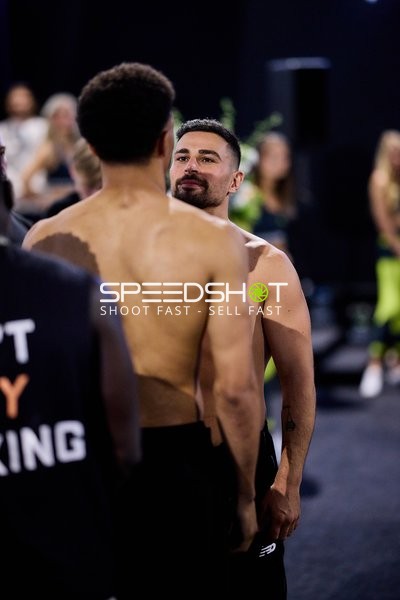 Ringside-Zone Face-Off