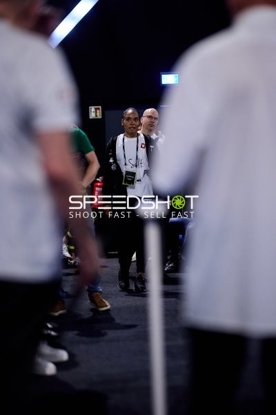 Ringside-Zone Face-Off