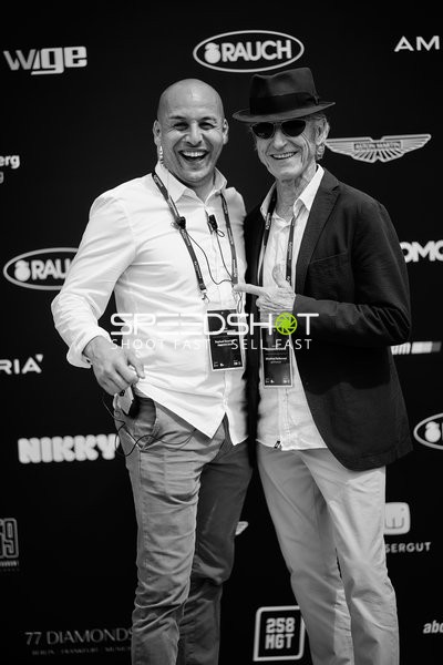 Ringside-Zone Face-Off