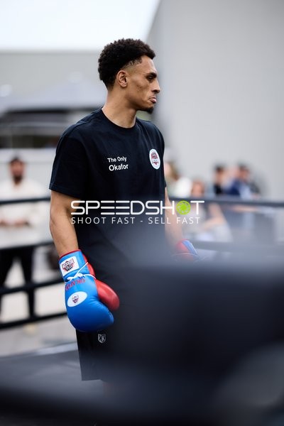 Ringside-Zone Face-Off