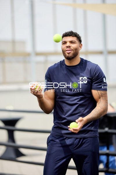 Ringside-Zone Face-Off