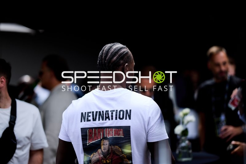 Ringside-Zone Face-Off