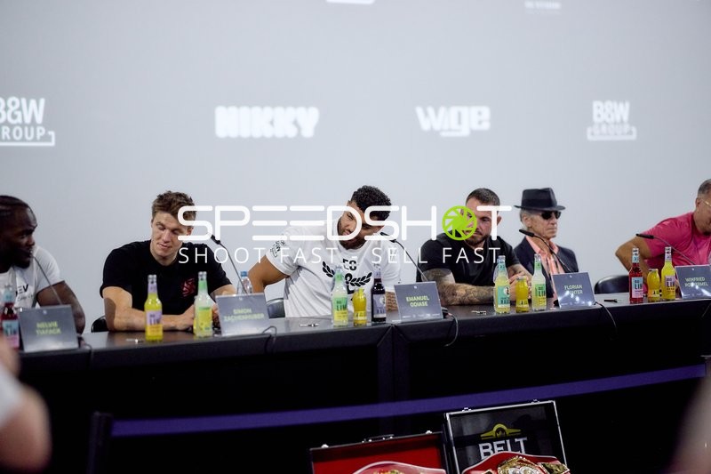 Ringside-Zone Face-Off Pressekonferenz