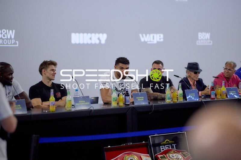 Ringside-Zone Face-Off Pressekonferenz