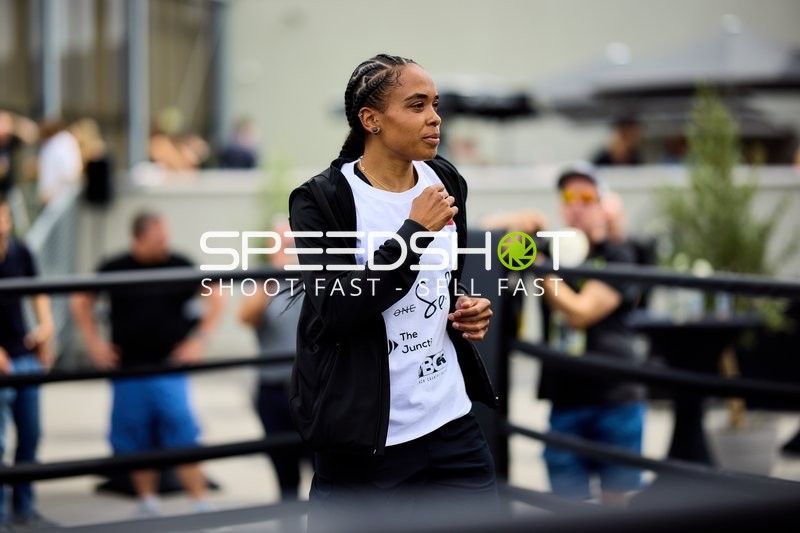 Ringside-Zone Face-Off