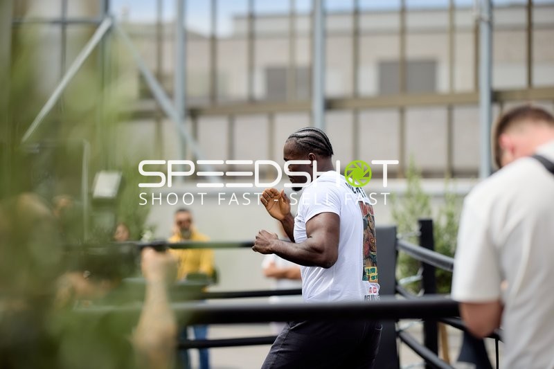 Ringside-Zone Face-Off