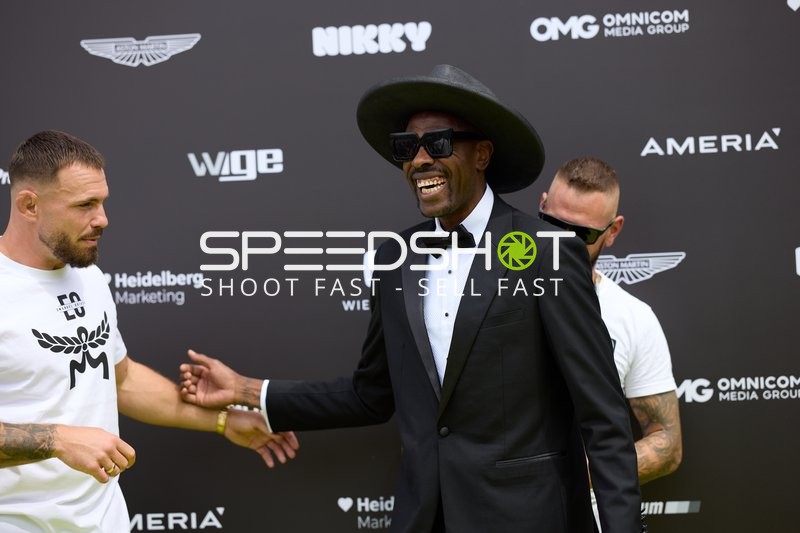 Ringside-Zone Face-Off