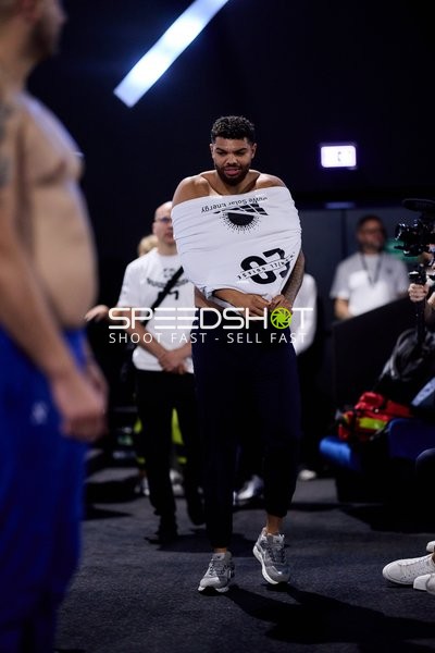 Ringside-Zone Face-Off