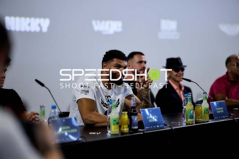 Ringside-Zone Face-Off