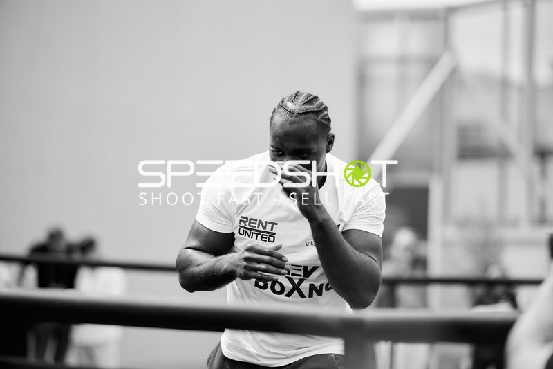 Ringside-Zone Face-Off