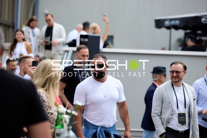 Ringside-Zone Face-Off in Heidelberg