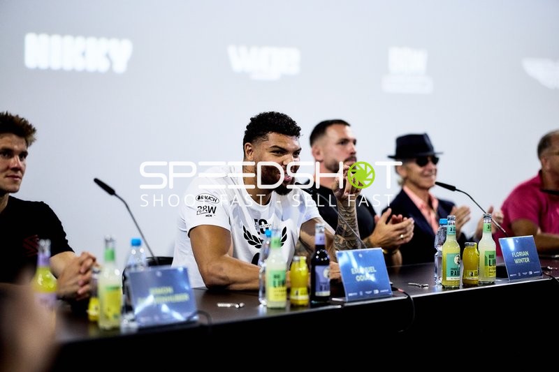 Ringside-Zone Face-Off