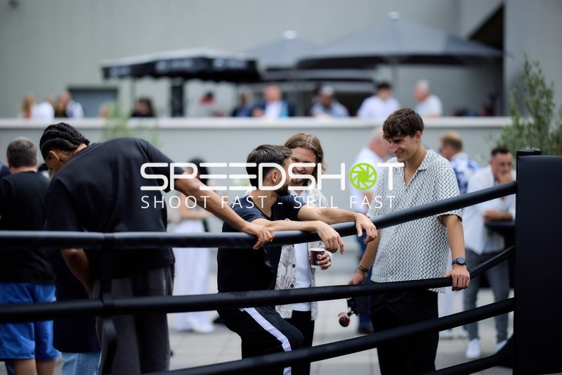 Ringside-Zone Face-Off Szene