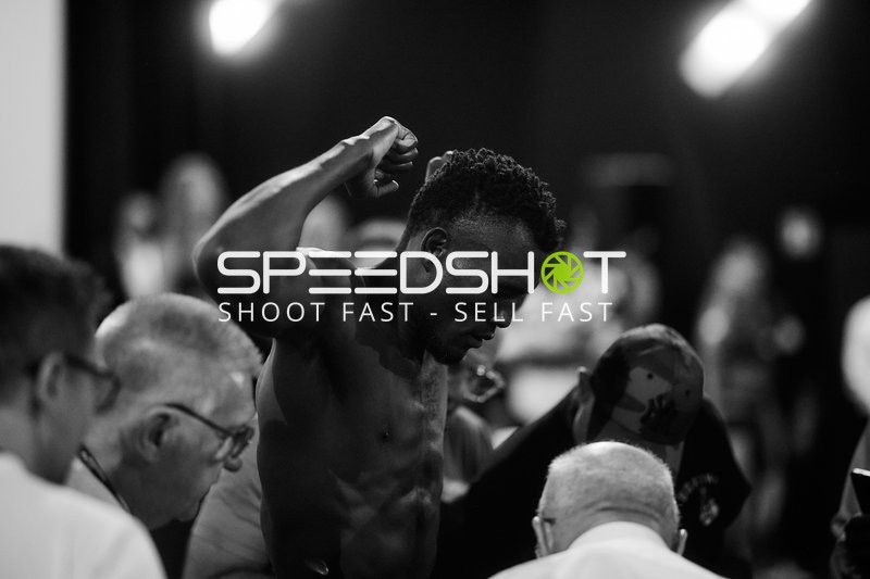 Ringside-Zone Face-Off