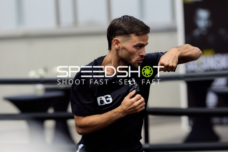 Ringside-Zone Face-Off