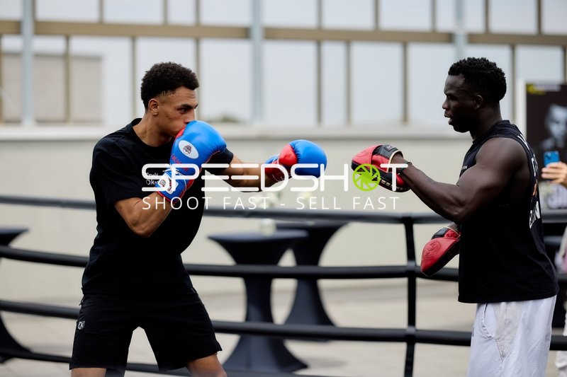 Ringside-Zone Face-Off