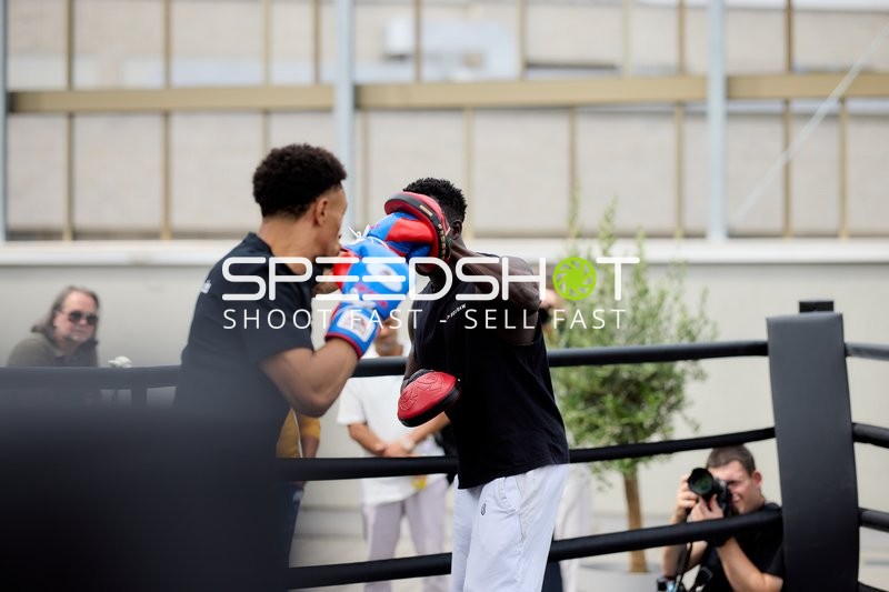 Ringside-Zone Face-Off