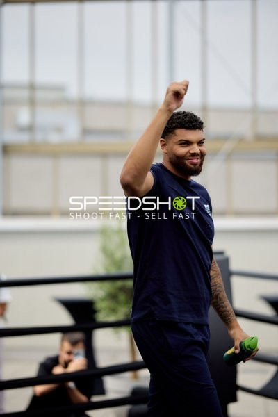 Siegespose von Emanuel Odiase (903; VIP)