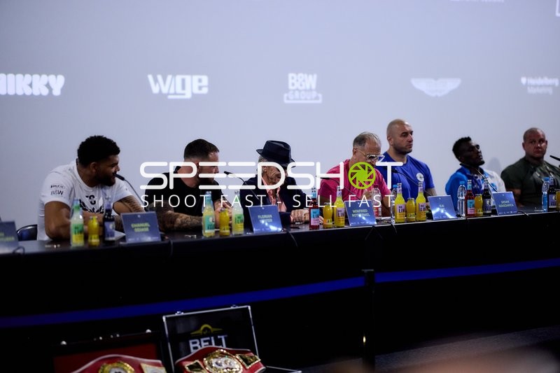 Ringside-Zone Face-Off Pressekonferenz