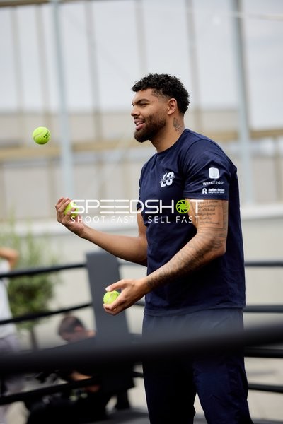 Ringside-Zone Face-Off