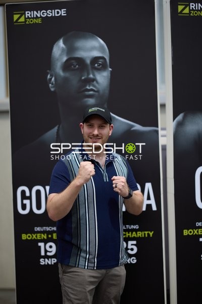 Ringside-Zone Face-Off