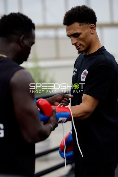 Ringside-Zone Face-Off